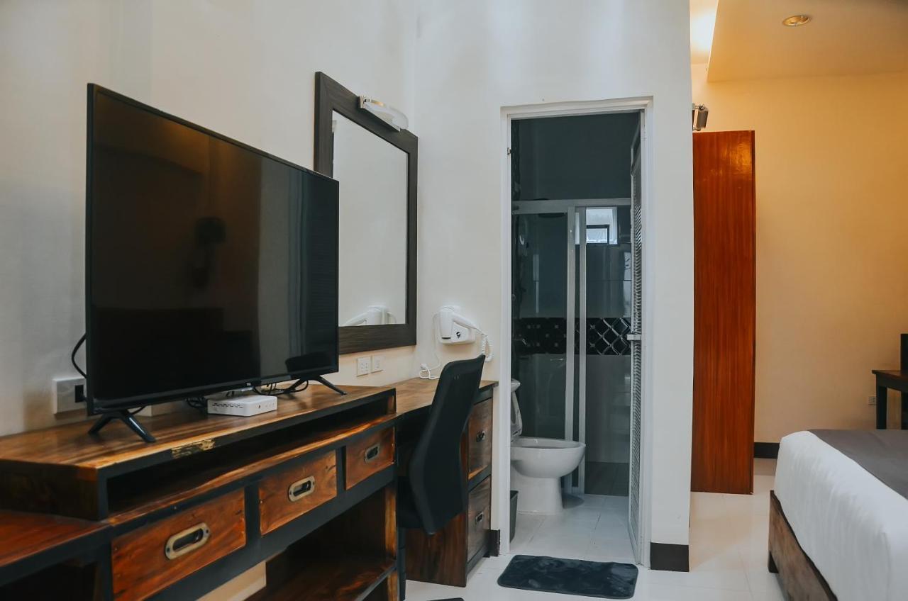 Villa MJ Maristela Beach Resort Lemery Exterior foto